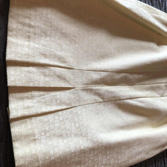 Vintage Tahari Jacket/Skirt Suit Set (Petite/XS) - Picture 4 of 6